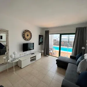  Apartment Oasis Blue - Beautiful 1 Bedroom On Private Complex With Pool